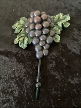 Grape Cluster Wall Hook in Purple and Green - Unbranded